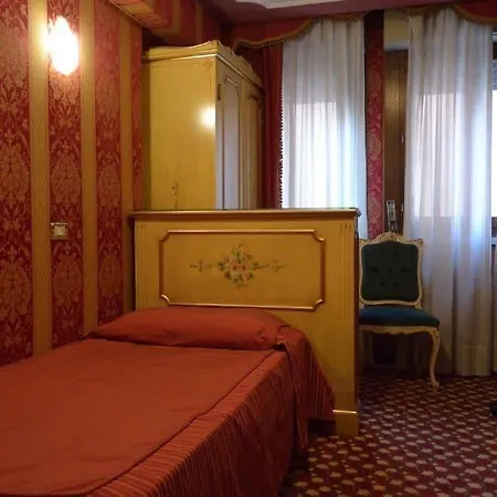 Belle Arti מלון 3*